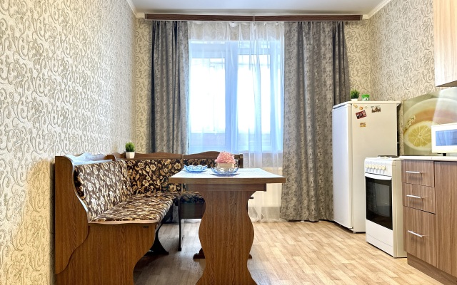 v novostroyke ryadom s khramom Vozneseniya Gospodnya Apartments