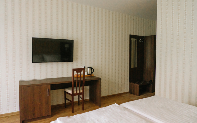 Chetyre Sezona Hotel