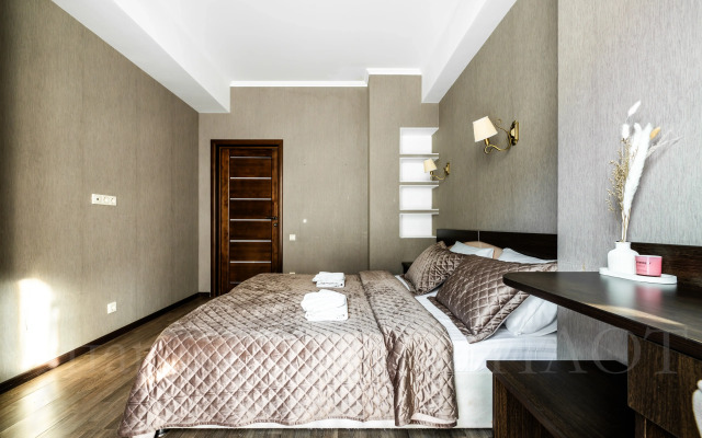 Oplot - Semejnye s odnoj spal'nej i balkonom 3 Apartments