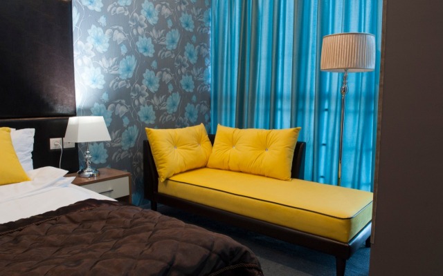 Square Inn Hotel