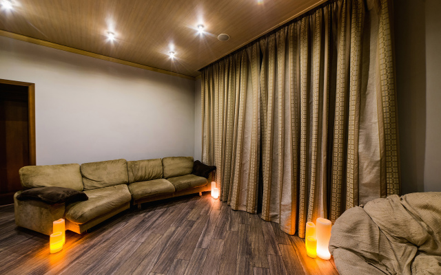 Holiday-In Guest house