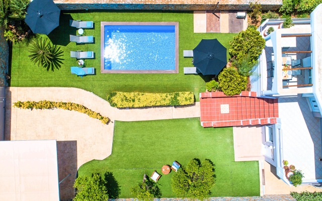 Chania City Heated Pool Villa