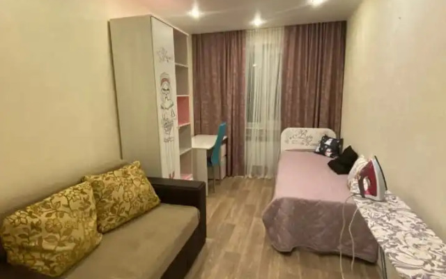 Uyutnaya Tryokhkomnatnaya Kvartira V Tsentre Goroda Flat