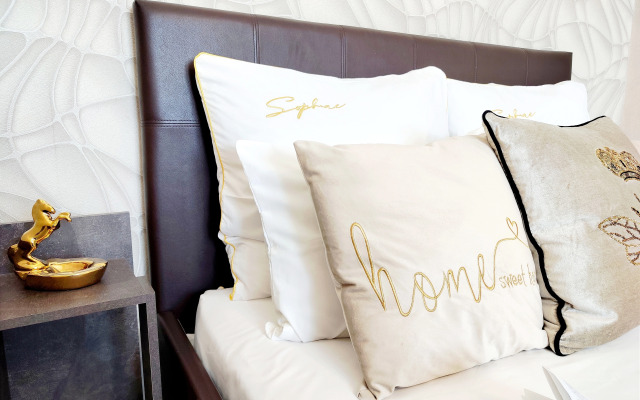 Квартира с видом на реку и горы