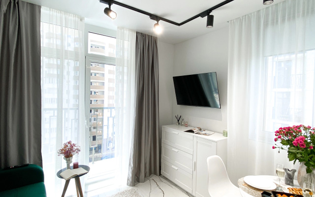 Апартаменты студия 30 кв.м. с двуспальным диваном и балконом 6 этаж