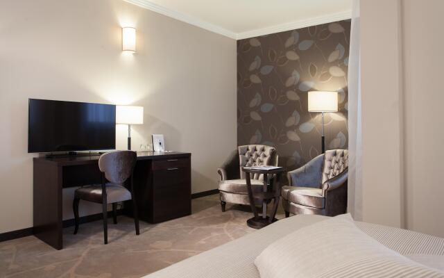 Constantine the Great Hotel
