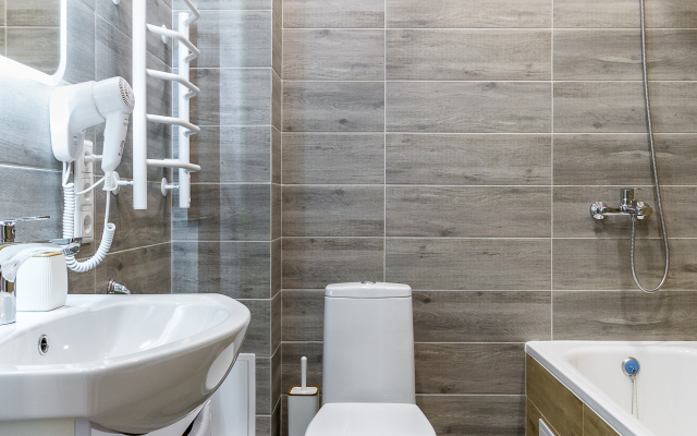 Sovremennaya studiya dlya dvoikh vozle  Ekspo-grad Flat