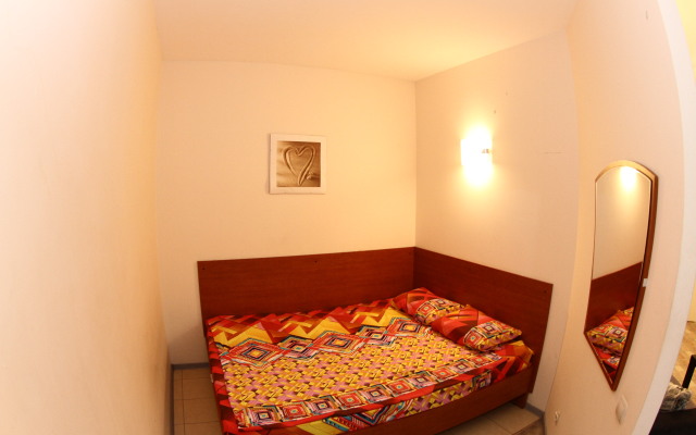 Garden Apartment Na Ekaterininskoy