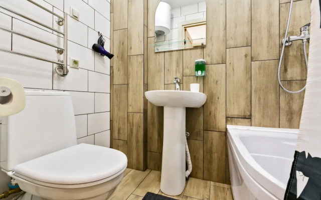2 Revolyutsionnyij prospekt 25/12 Flat