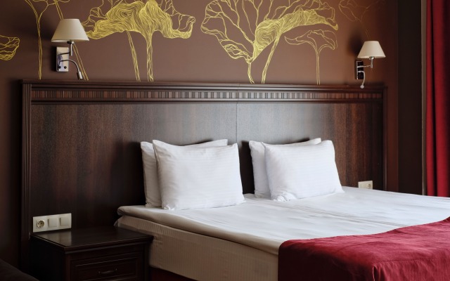 GrandShale Hotel