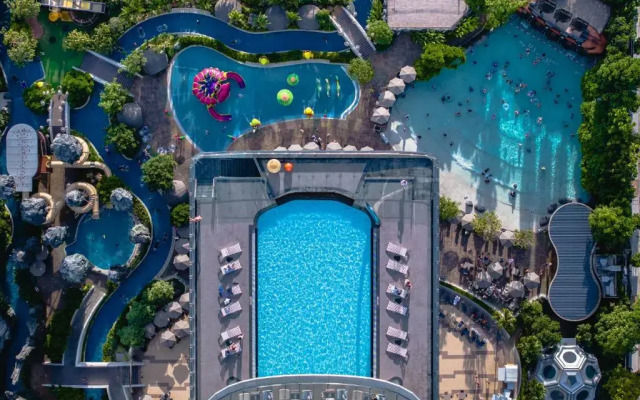 Отель Grande Centre Point Space Pattaya