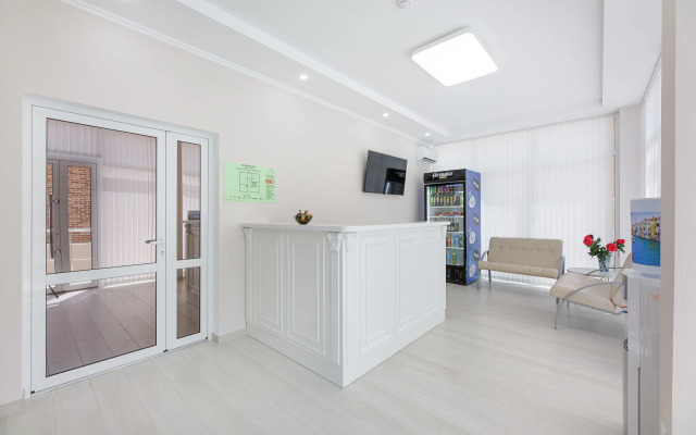 Avis Hotel