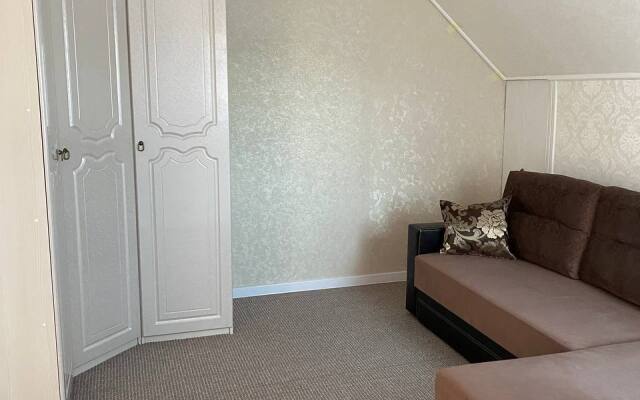 50 Let Oktyabrya 78/1 Private House