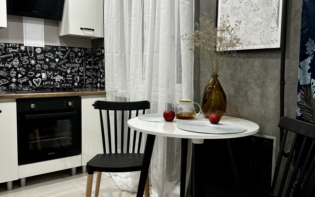 U Komsomolskoy Ploschadi Flat