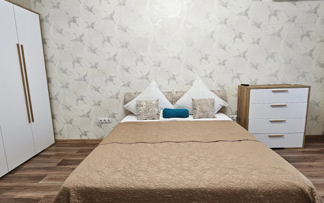 Trekhkomnatnye Na Yemlyutina Flat