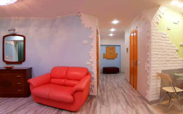 Апартаменты на площади Революции