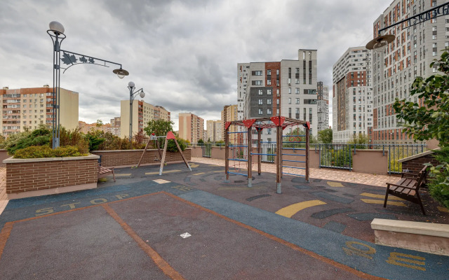 Happy People Na Ulitse Sosenskiy Stan Flat