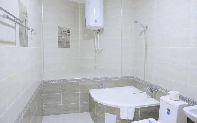 Отель Maqom Plaza