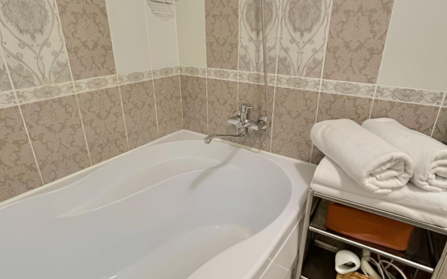 Улучшенные трехкомнатные апартаменты с террасой