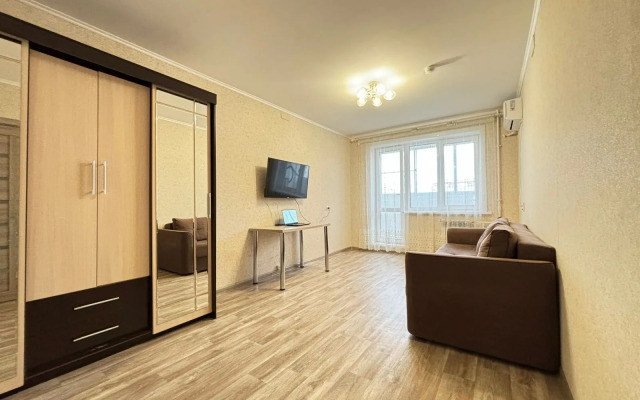 Amur Naberezhnaya Flat