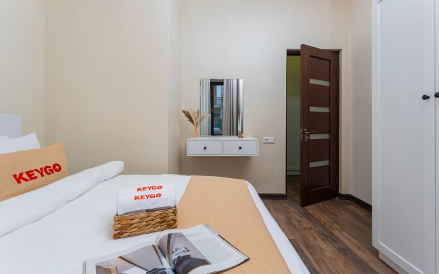 Keygo #0158 1 Spalnya, Balkon, v Tsentre Goroda Apartments