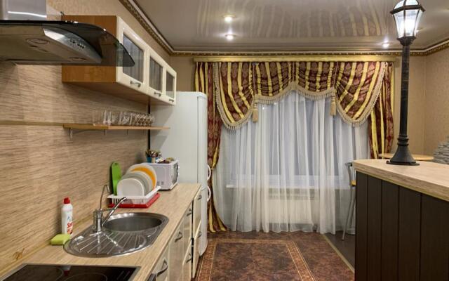 Tryokhkomnatnye Dlya 10 Chelovek Apartments