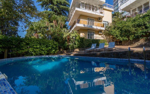 V Samom Tsentre Sochi Private House