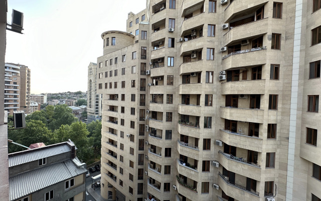 3-komn. ryadom s restoranom DIMOND, DI8210 Flat