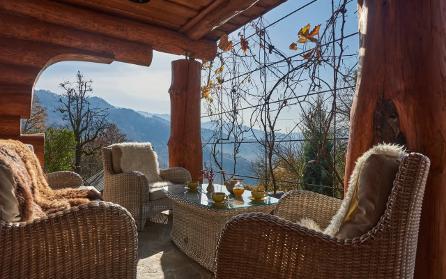 Hills 1200. Residence. Bany. Hotel