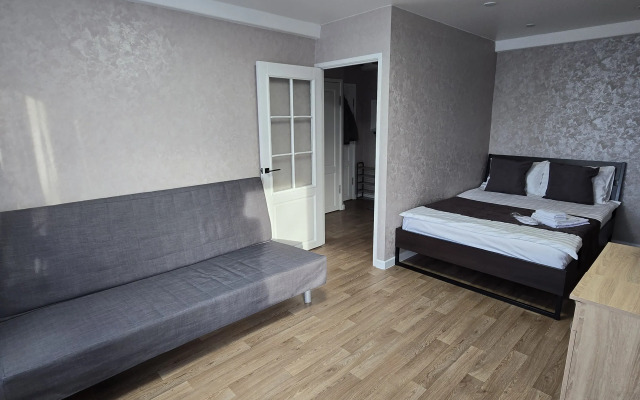 Uyutnaya Odnokomnatnaya Bliz Oktyabryskoy Naberezhnoy Flat