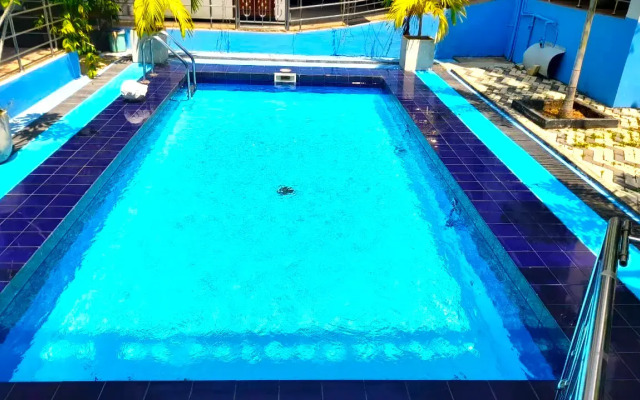 Sea Breeze Hotel
