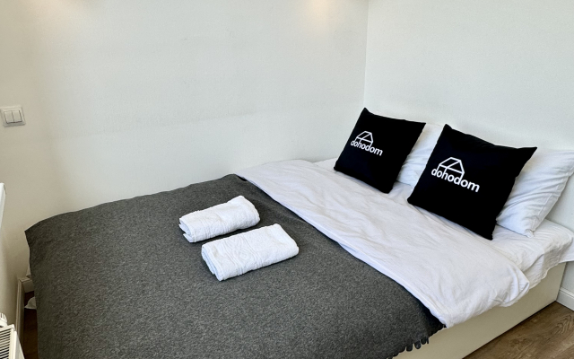 293.1 Korabelnaya Apartaments