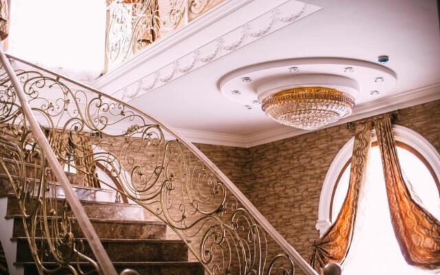 Caesar Royal Palace Hotel