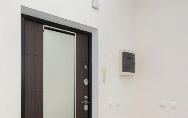 37m s Krovatyu i Divanom Apartment