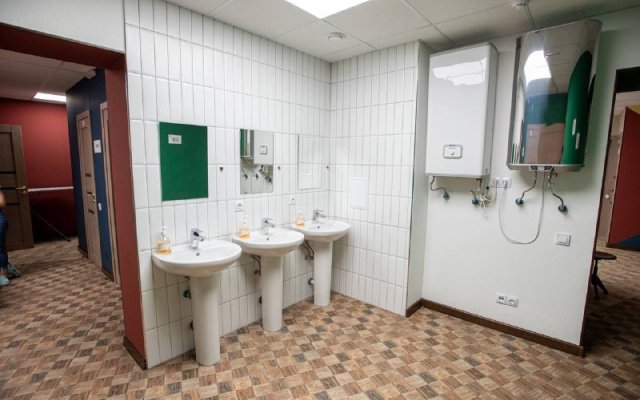 Hostel "zhivi I Puteshestvuj" Na Kalinina