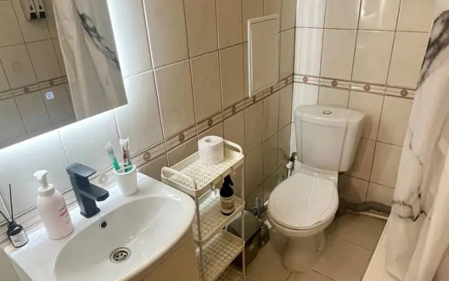 V Tikhom Rayone Flat