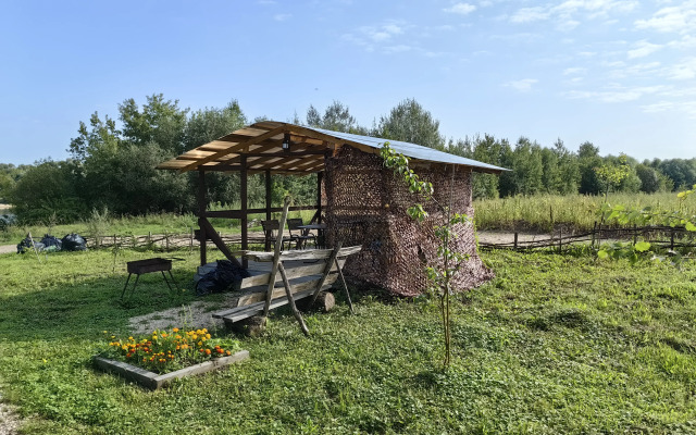 Glamping Nomad by the river