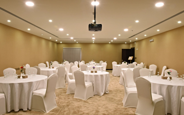 Отель Garden Plaza