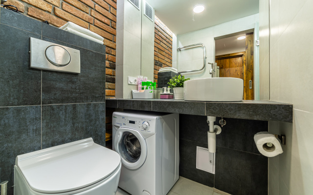 M1C Lyuks Apartments