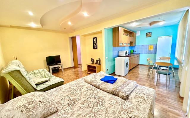 Komfortnye Apartamenty v Shage ot Tsentra Flat
