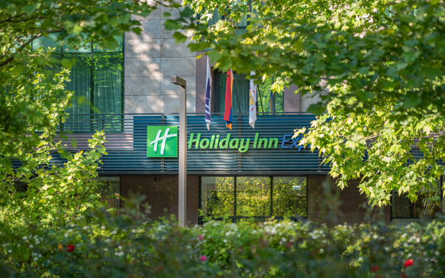 Отель Holiday Inn Express Yerevan