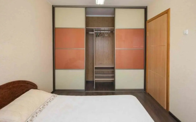AppartDeLuxe na Ulitse 78-y Dobrovolcheskoy Brigady 21 Flat