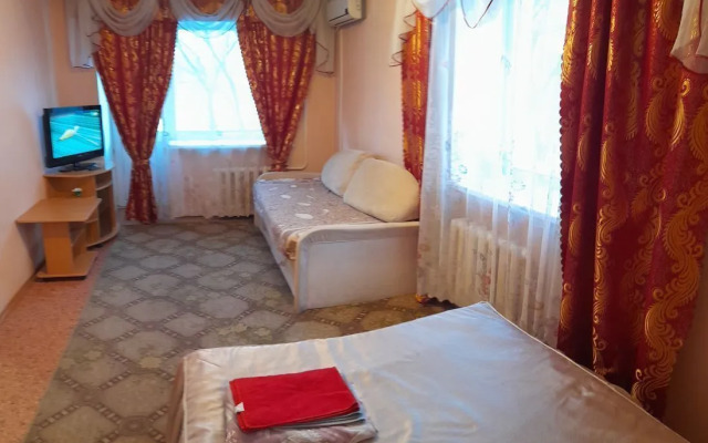 Na Amurskom Bulvare 44 Flat