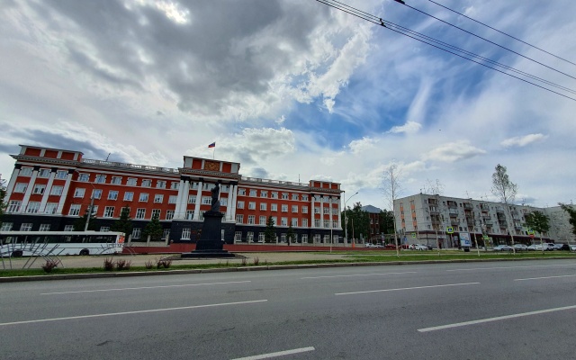 On Prospekt Lenina 27a Apartments