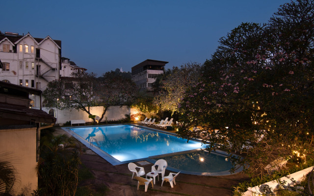 Queens Kandy - 160 Years of Heritage & Luxury Hotel