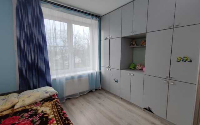 3 komnatnay vozle plyazha Zapadny Flat