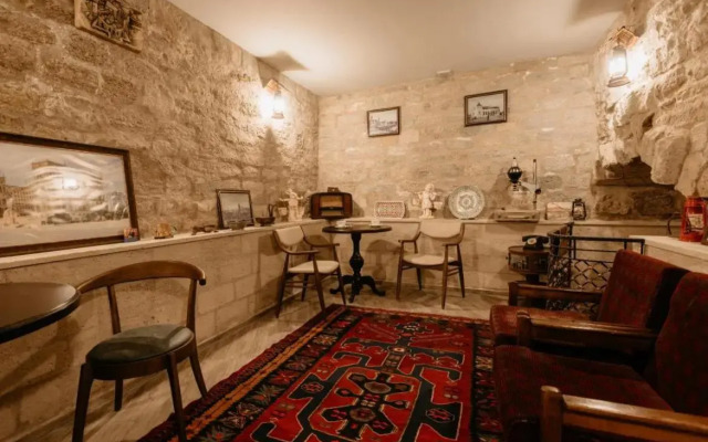 Sazeli Boutique Hotel
