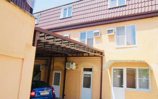 Sem'ya Guest House