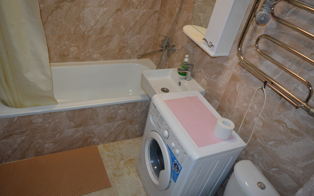 Апартаменты на Серебровской 36