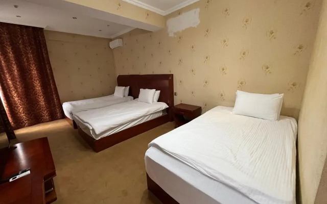 Hotel Luxurious